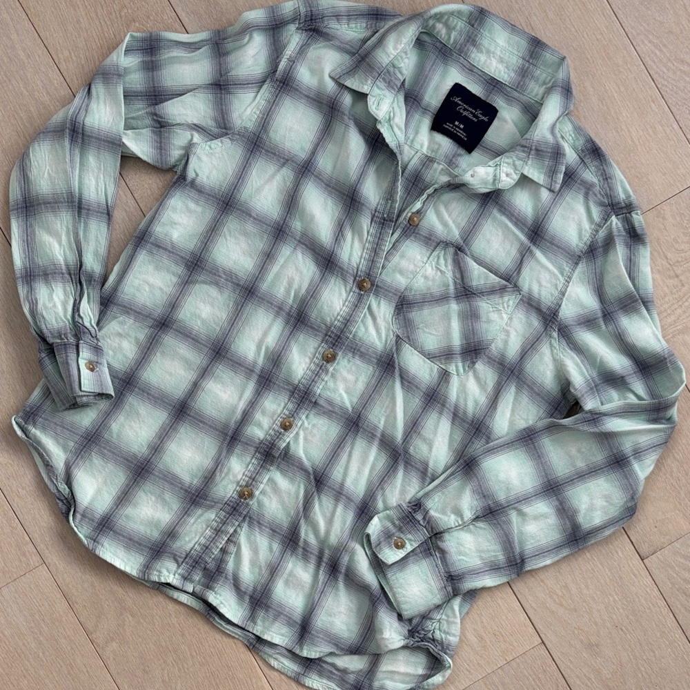 American Eagle Outfitters green and blue lightweight flannel shirt